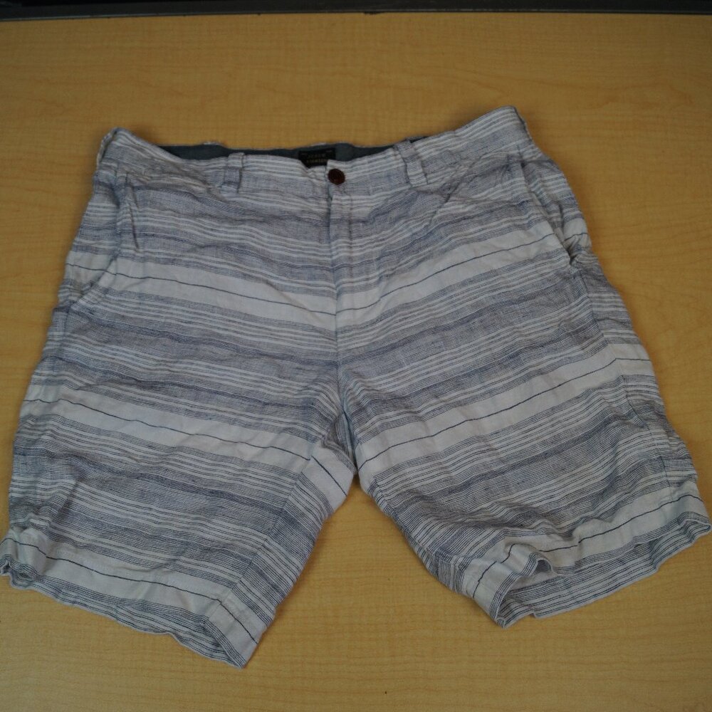 J Crew Stanton Linen Bermuda Shorts Blue White Striped Flat Front Mens 32 x 9"